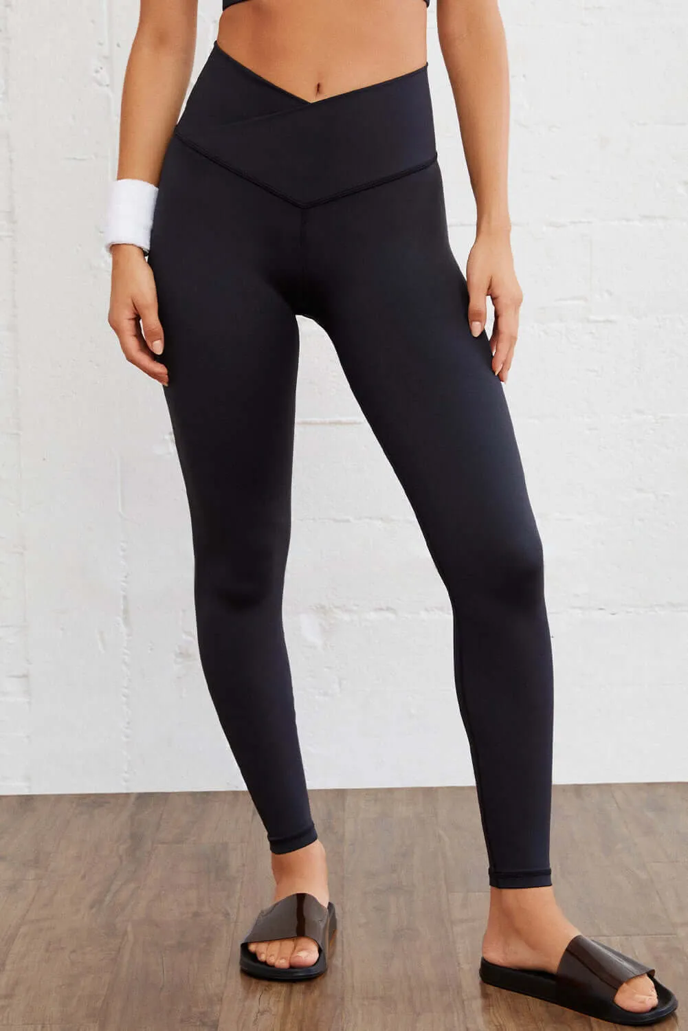 WALK AWAY Leggings by Vivian-Lu